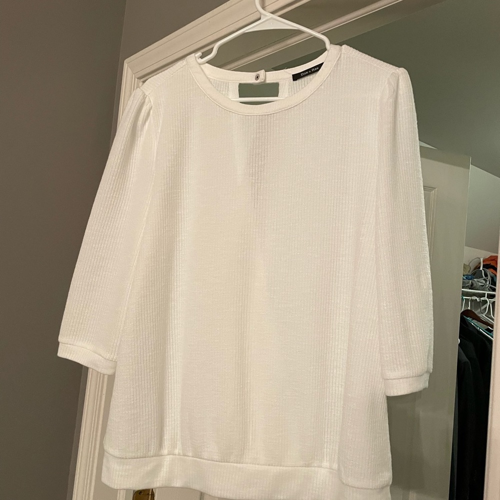 Doe and Rae bubble sleeve top